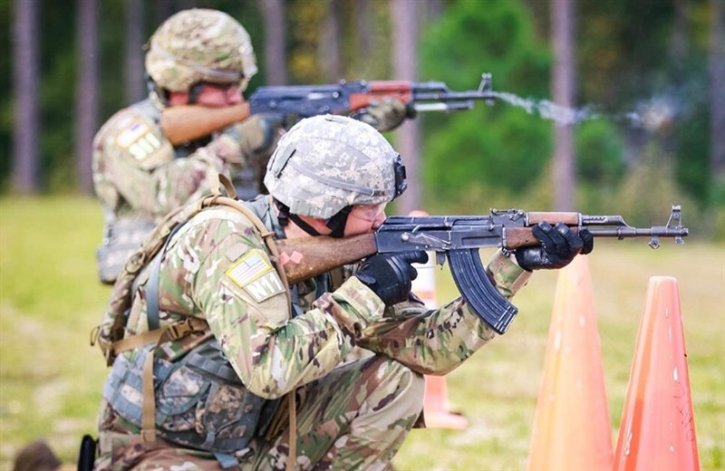 Việc Mỹ tìm mua vũ khí Nga đã không còn là chuyện mới bởi ngay từ năm 2016, sau khi được phép sản xuất súng trường AK-47, Mỹ tiếp tục sản xuất súng chống tăng RPG-7 của Nga để trang bị cho lực lượng tác chiến đặc biệt nước này.