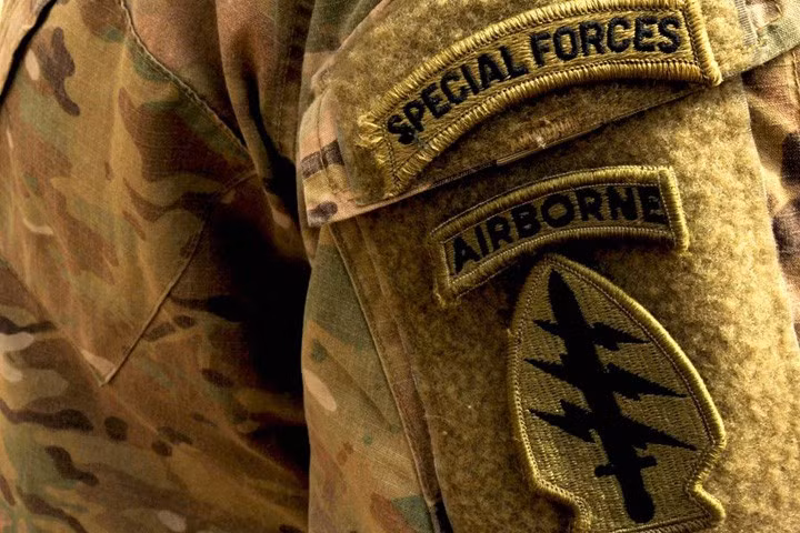 Phù hiệu lực lượng đặc nhiệm đổ bộ đường không.