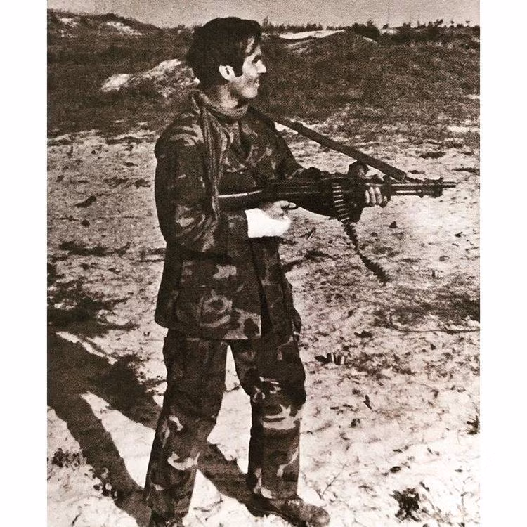 Một trong những loại vũ khí biên chế cho quân giải phóng mà đặc nhiệm trinh sát Mỹ cũng phải thèm khát đó là trung liên RPD. Khi may mắn sống sót và kiếm được loại vũ khí này trên chiến trường, lính Mỹ sẽ cưa bót nòng để khẩu súng trở nên gọn nhẹ hơn. Nguồn ảnh: PeterAlan.