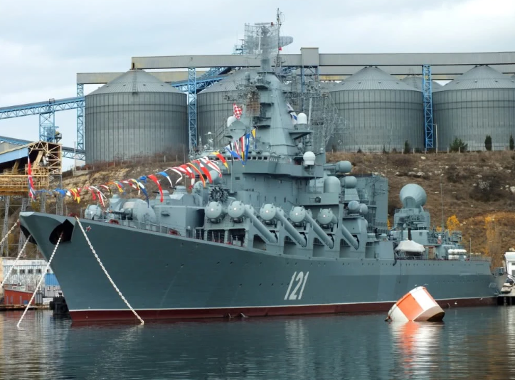 Một loạt các chiến hạm thuộc biên chế Hạm đội Biển Đen vừa quy tụ về cảng hải quân Sevastopol của Nga. Truyền thông phương Tây đặt dấu hỏi về động thái này và cho rằng lực lượng hải quân Nga ở khu vực này chuẩn bị có một cuộc tập trận quy mô lớn.