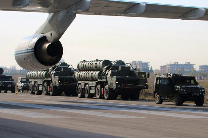 Tổ hợp tên lửa S-500 - được phát triển từ dòng S-400 của Nga tới thời điểm hiện tại vẫn "chưa rõ hình thù ra sao" nhưng phía Nga từng khẳng định sẽ triển khai tổ hợp này tới Syria trong năm... 2020 tới đây. Nguồn ảnh: BI.