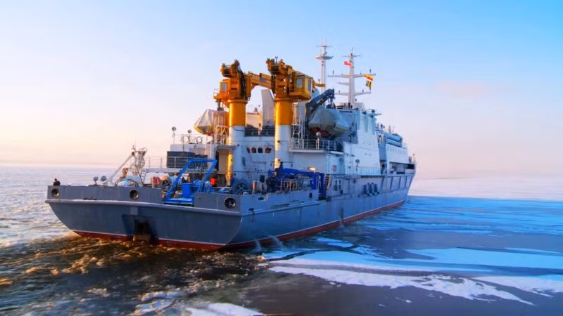 Igor Belousov là tàu cứu hộ cứu nạn mới bậc nhất của Nga hiện nay, tàu được đóng theo Đồ án 21300 và mới được nhập biên Hải quân Nga từ năm 2015 với nhiệm vụ chính là tìm kiếm cứu nạn.