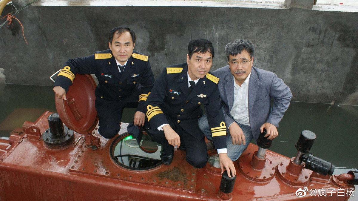 Thậm chí, tàu ngầm Trường Sa 01 còn được trang bị hệ thống tuần hoàn AIP hiện đại. Đây là hệ thống cho phép tàu Trường Sa 01 chạy được động cơ diesel khi đang lặn mà không cần tới ống thở nối lên mặt nước. Việc làm chủ được công nghệ AIP này sẽ là bước đà để hải quân Việt Nam vươn ra biển lớn trong tương lai. Nguồn ảnh: Livejournal.