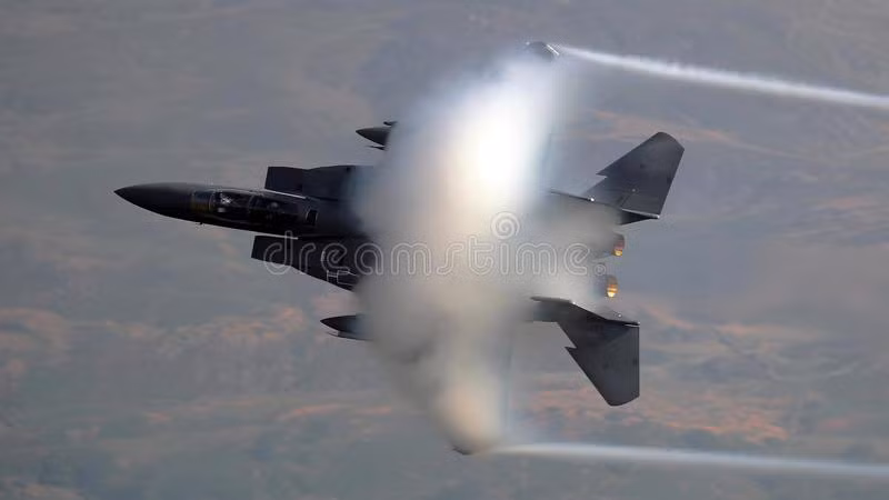 Tuy nhiên theo chuyên gia của tờ National Interest, chỉ mình F-15E chứ không cần phải dùng đến F-35 hay bất kỳ máy bay thế hệ mới nào khác của Mỹ hiện nay cũng đủ đối phó với Su-57.