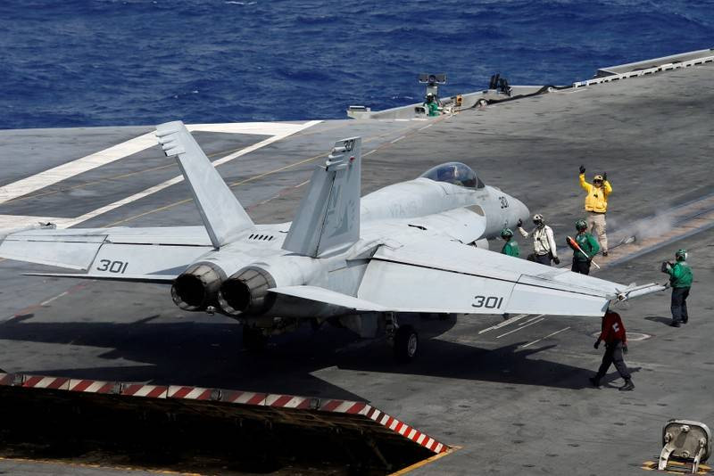 Hiện tại, cách thức phối hợp, hiệp đồng tác chiến giữa các quân binh chủng Mỹ về cơ bản vẫn không khác gì thời Chiến tranh Thế giới thứ hai và Chiến tranh Việt Nam - chủ yếu hiệp đồng qua... điện thoại. Nguồn ảnh: USnavy.