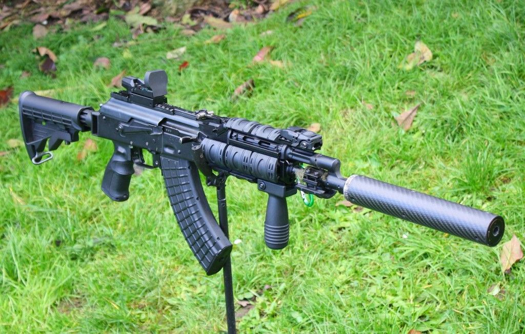 Cách thức cải biên này khá đơn giản, có thể sản xuất đại trà với số lượng lớn hoặc mua sẵn những bộ công cụ được thiết kế sẵn cho súng AKM về lắp lại vào những khẩu súng trường tấn công AKM có sẵn trong biên chế. Nguồn ảnh: TR.