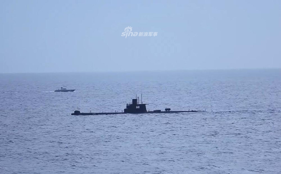 Phiên bản mà Hải quân Ai Cập sử dụng là bản ES5B. Đây là phiên bản hiện đại nhất của tàu ngầm Type 33 và cũng là phiên bản duy nhất trong lớp tàu ngầm này có khả năng triển khai tên lửa đối hạm khi tàu đang lặn. Nguồn ảnh: Sina.