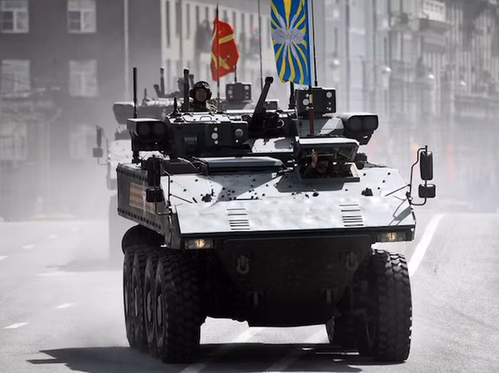 Hiện tại, các loại thiết giáp chở quân, xe chiến đấu bộ binh trong biên chế của Việt Nam cũng đã khá cũ, chúng ta cũng luôn trang bị vũ khí cho quân đội theo hướng hiện đại nhất có thể. Vậy nên, Bumerang hoàn toàn là một sự lựa chọn không tồi nếu so với BTR-90. Nguồn ảnh: Rumil.