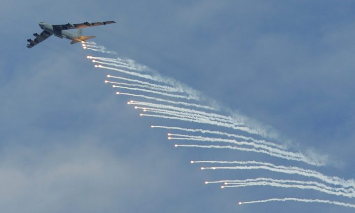 Bên cạnh vùng biển phía đông Trung Quốc, vùng Biển Đông Việt Nam hiện tại cũng đang tồn tại rất nhiều tranh chấp giữa các quốc gia trong khu vực. Với việc Trung Quốc đang ngày càng tỏ ra hung hăng, hải quân Mỹ đã tăng cường hiện diện trong khu vực này để đảm bảo quyền tự do hàng hải trong khu vực. Nguồn ảnh: Pinterest.