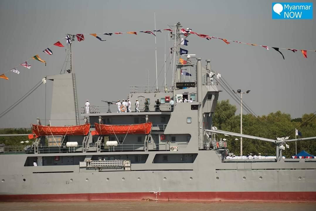 Cận cảnh tàu chở quân Myitkyina vừa mới được trang bị cho Hải quân Myanmar hồi cuối tuần vừa rồi. Nguồn ảnh: Livejournal.