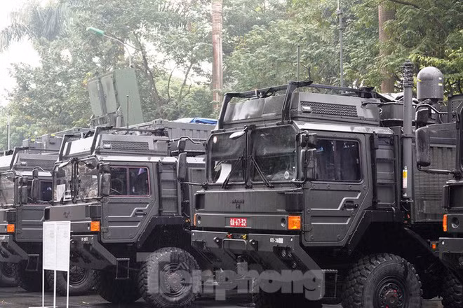 Việc Việt Nam bất ngờ "đổi hệ", chuyển sang mua tên lửa phòng không từ Israel dù không khiến Nga mất đi một bạn hàng chiến lược (chúng ta vẫn mua nhiều loại vũ khí khác từ Nga) nhưng bù lại, khiến Nga phải đặt câu hỏi về việc liệu rằng, vũ khí Nga giờ có còn đáng tin cậy và hấp dẫn 100% như trước? Nguồn ảnh: Tienphong.