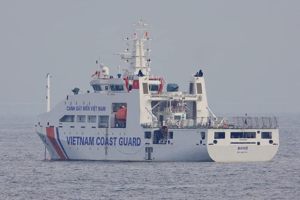 Chúng ta đã từng tự đóng tổng cộng bốn tàu theo lớp DN-2000, các tàu được chúng ta đặt số hiệu 8001, 8002, 8004 và 8005. Nguồn ảnh: Vietdefence.