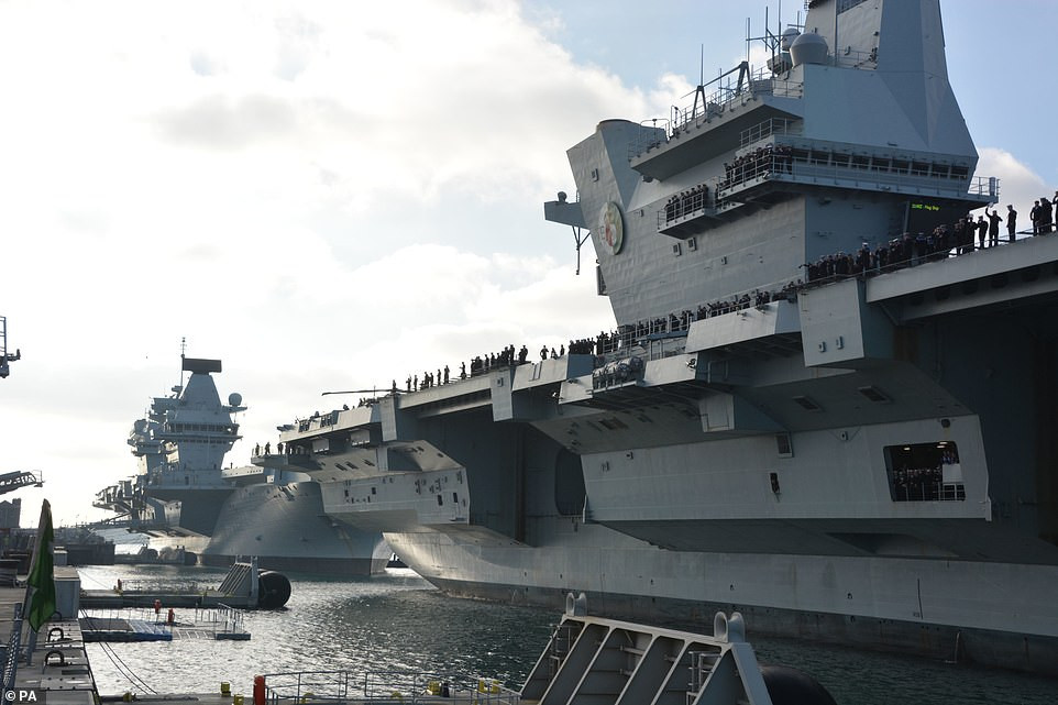 Việc được trang bị cùng lúc hai tàu sân bay cỡ lớn sẽ giúp cho Hải quân Hoàng gia Anh lấy lại vị thế trên biển của mình, giúp Không quân Hải quân Hoàng gia có điều kiện để tham chiến ở khu vực cách xa nội địa Anh ví dụ như ở Trung Đông và Bắc Phi. Nguồn ảnh: Livejournal.