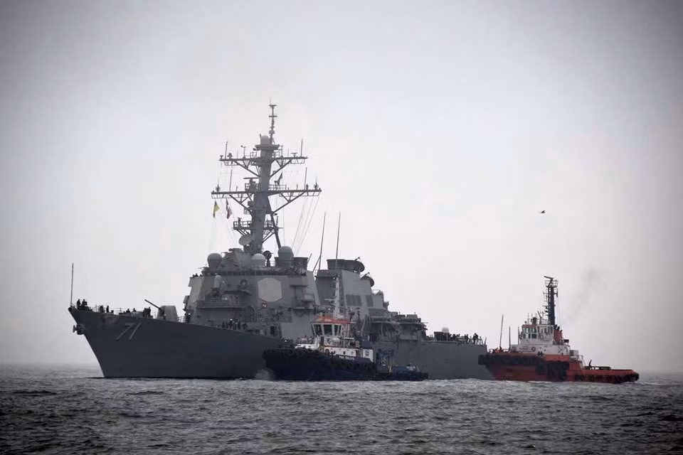 Hải quân Mỹ vừa đăng đàn tố cáo Không quân Nga có hành động "khiêu khích không đáng có" gây mất an toàn và làm thuỷ thủ trên tàu khu trục USS Rose sợ hãi không đáng có. Nguồn ảnh: Defenceblog.