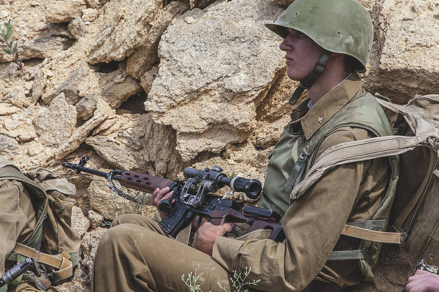 Việc một nhà ngoại giao của Liên Xô bị khủng bố hành quyết đã khiến tình hình thay đổi hoàn toàn. Phía Liên Xô giờ không còn đủ bình tĩnh để thực hiện theo yêu sách của bọn khủng bố và nhận định rằng dù làm theo yêu sách của chúng, tất cả những nhà ngoại giao này cũng sẽ bị hành quyết hoặc bọn khủng bố sẽ đưa ra yêu sách tiếp theo. Nguồn ảnh: Pinterest.