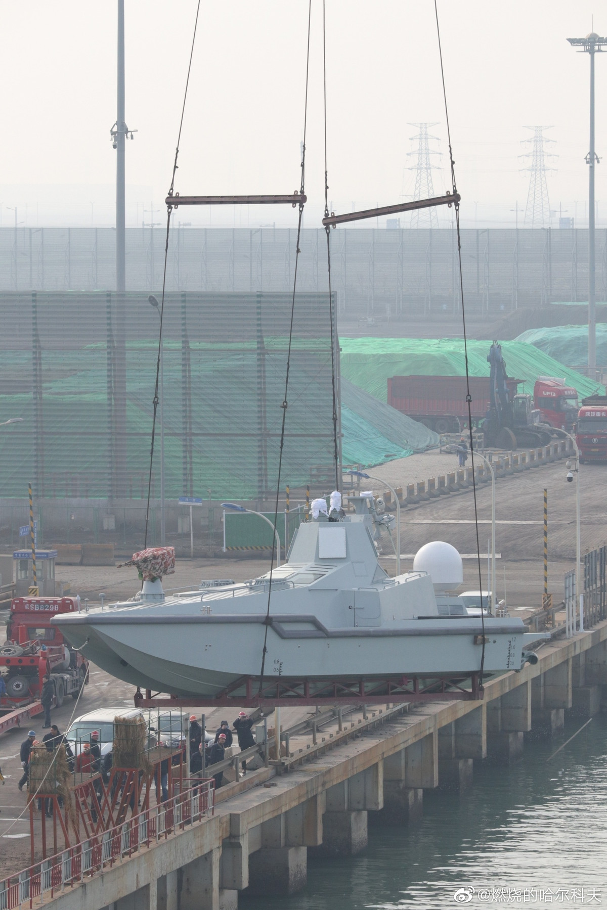 Tàu được trang bị hệ thống định vị vệ tinh Bắc Đẩu kèm theo đó là khả năng điều khiển từ xa trong khoảng cách khoảng hơn 1000 km tính từ trạm phát cuối cùng. Nguồn ảnh: Livejournal.