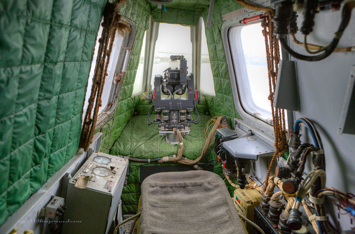 Bên trong vị trí ngồi của xạ thủ đuôi kiêm hoa tiêu. Nguồn ảnh: Igor113.