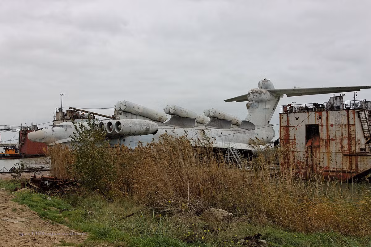 Toàn cảnh siêu thuỷ phi cơ lai tàu chiến của Hải quân Liên Xô trong quá khứ. Nguồn ảnh: Igor113.