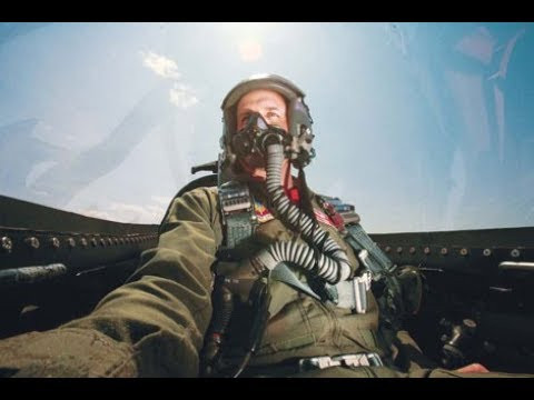 Từ lâu, việc "giải quyết nỗi buồn" cho phi công trên không trong lúc thi hành nhiệm vụ đã là vấn đề cực kỳ nan giải của không quân các nước trên thế giới. Vấn đề này đặc biệt nhận được sự quan tâm của các phi công điều khiển máy bay ném bom hoặc máy bay trinh sát, vốn có thời gian bay liên tục lên tới cả chục tiếng đồng hồ mỗi chuyến. Nguồn ảnh: BI.