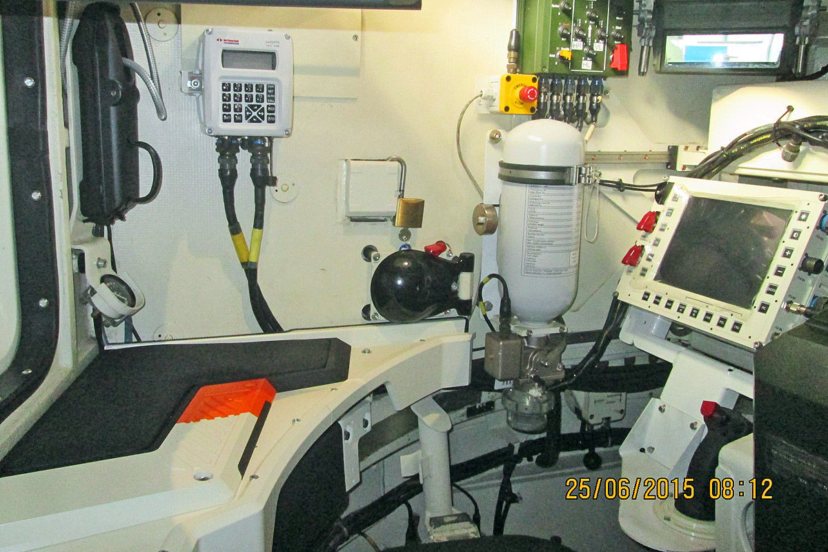 Vị trí của nạp đạn viên vốn dĩ được ưu tiên tối đa ở những phiên bản cũ thì giờ đây lại trở nên khá chật chội như thế này. Nguồn ảnh: Pinterest.