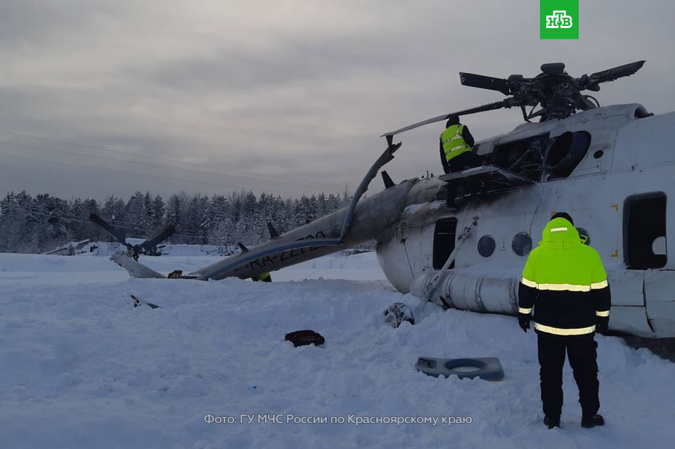 Theo thông tin ban đầu, vụ việc xảy ra khi trực thăng vận tải Mi-8 đang cất cánh từ một sân bay ở khu vực Baykit. Tuy nhiên ngay khi vừa rời đường băng, chiếc Mi-8 đã mất lái và bị rơi xuống đất do bão tuyết quá mạnh. Nguồn ảnh: Twitter.