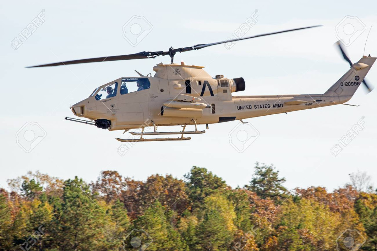 Trong thời gian từ năm 1967 tới năm 1973, Bell đã sản xuất tổng cộng 1116 chiếc trực thăng AH-1 cho Lục quân Mỹ, các trực thăng tấn công này đã hoạt động hàng triệu giờ bay ở Việt Nam và là loại trực thăng tấn công hiệu quả nhất ở Việt Nam thời bấy giờ. Nguồn ảnh: Pinterest.