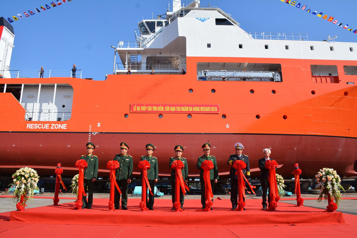 Không chỉ phục vụ hoạt động cứu hộ, cứu nạn tàu ngầm, tàu Yết Kiêu còn có khả năng thực hiện tốt các hoạt động cứu hộ, cứu nạn, tìm kiếm người mất tích trên biển. Nguồn ảnh: Z189.