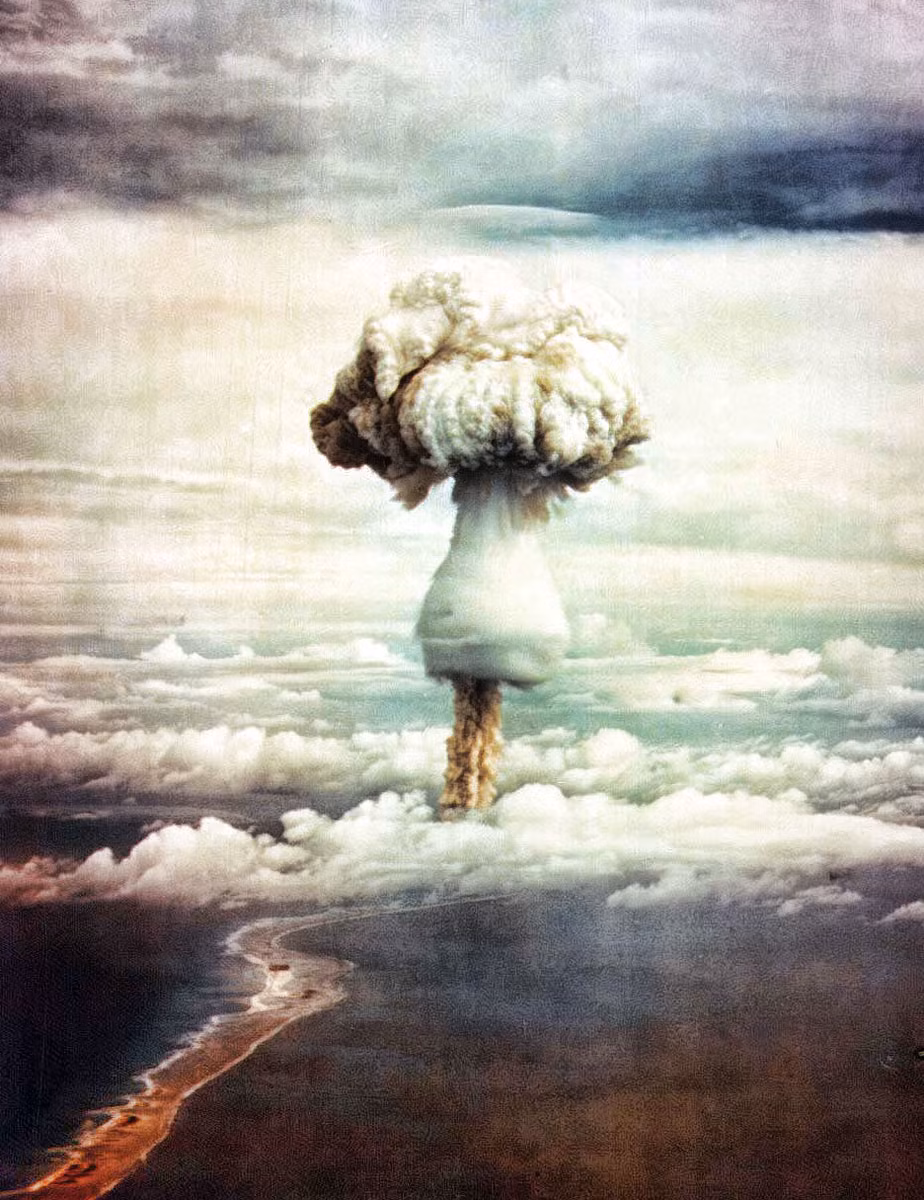 Một năm sau - vào năm 1954 quân đội Mỹ lại thử nghiệm bom hạt nhân chiến thuật với sức nổ chỉ 6 kiloton trong vụ nổ mang tên Castle Bravo. Nguồn ảnh: Warishell.