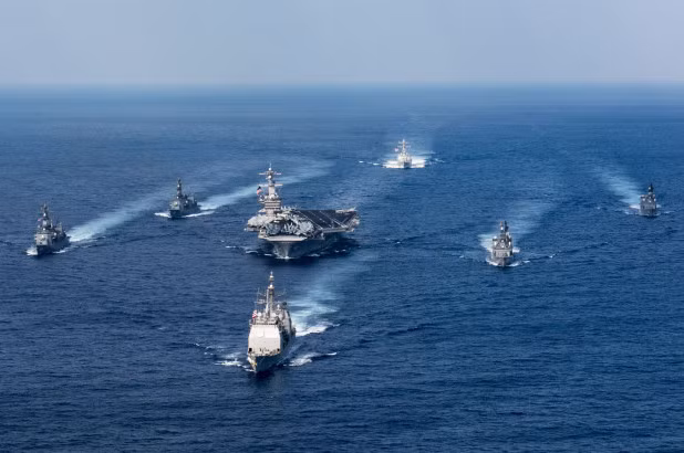  Hải quân Mỹ hiện vẫn dẫn đầu thế giới, là lực lượng hải quân có sức mạnh lớn nhất hành tinh. Hiện tại, Hải quân Mỹ đang có 323.000 quân nhân cùng 109.000 nhân viên dân sự phục vụ. Nguồn ảnh: Pinterest.