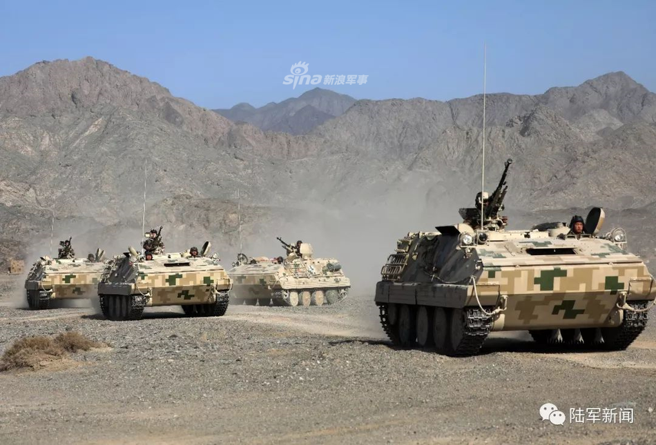 Xe thiết giáp chở quân Type 85 của Trung Quốc được nước này sử dụng khá phổ biến trong lực lượng phòng hoá. Nguồn ảnh: Sina.