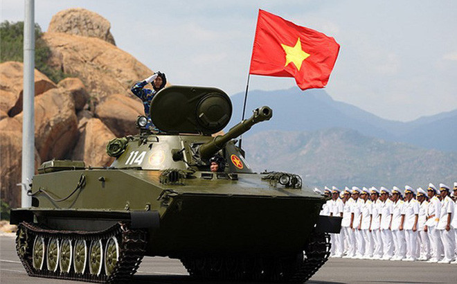 Trong trận Làng Vây, các loại súng chống tăng vác vai của Mỹ tiêu biểu là M72 LAW đã không thể bắn hạ được xe tăng PT-76 do giáp mặt của loại xe tăng này nghiêng quá lớn, khiến đạn chống tăng bị bật nảy ra. Nguồn ảnh: QPVN.