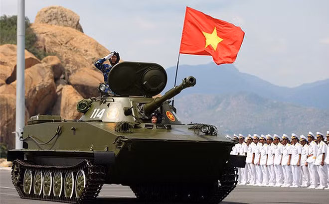 Trong trận Làng Vây, các loại súng chống tăng vác vai của Mỹ tiêu biểu là M72 LAW đã không thể bắn hạ được xe tăng PT-76 do giáp mặt của loại xe tăng này nghiêng quá lớn, khiến đạn chống tăng bị bật nảy ra. Nguồn ảnh: QPVN.