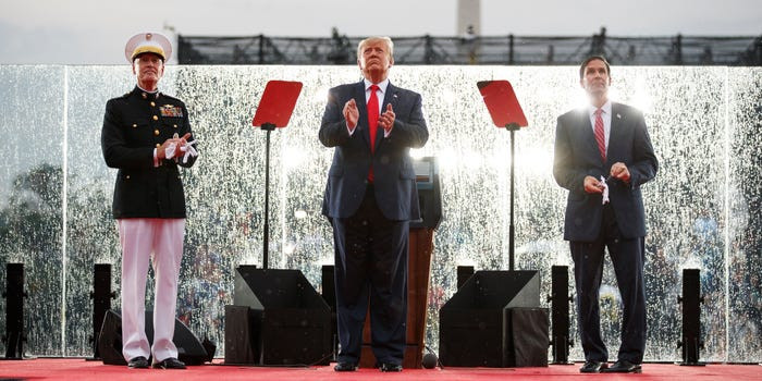 Dưới thời ông Donald Trump, nước Mỹ đã có cuộc duyệt binh cực kỳ hoành tráng mừng ngày độc lập - đây là cuộc diễu binh lớn nhất của Mỹ trong thế kỷ 21 này. Nguồn ảnh: BI.