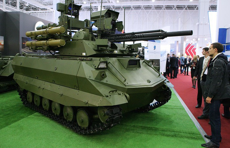 Robot này có chiều dài 5,1 m; rộng 2,53 m; cao 2,5 m; trọng lượng chiến đấu 10 tấn. Kích thước này tương đương với một số xe thiết giáp chở quân hiện nay.