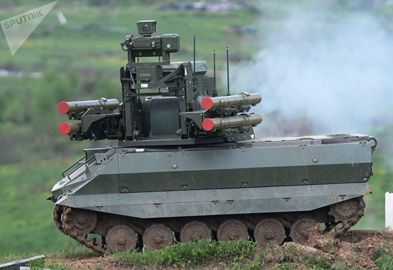 Bên cạnh đó, trên Uran-9 còn có 2 hệ thống tên lửa phòng không 9S846 Strelets MANPADS (mỗi hệ thống lắp 3 quả tên lửa 9K33 Igla).