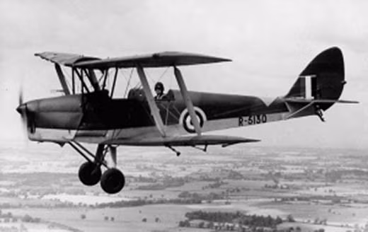 Khi kháng chiến bùng nổ, hai chiếc máy bay quý giá này tiếp tục được chúng ta giữ gìn, vận chuyển lên Tuyên Quang bằng xuồng để bảo toàn lực lượng. Nguồn ảnh: Flickr.