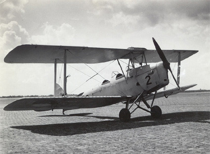 Nhiệm vụ đầu tiên của ban này là khắc phục lại hai chiếc máy bay duy nhất mà chúng ta có thời bấy giờ. Do đây là loại khí tài công nghệ cao, mới mẻ nên lúc đó việc tìm nhân sự cho ban là việc gần như bất khả thi vì ở Việt Nam lúc đó có rất ít phi công, thợ máy. Nguồn ảnh: Flickr.