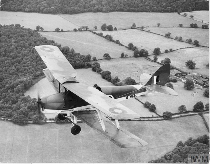 Song song với việc khắc phục lại hai chiếc máy bay, một đường băng dài 400 mét trên... bãi trồng ngô cũng đã được thiết kế nhanh chóng. Đường băng không phủ xi-măng mà đơn giản là một bãi trống, không có đá, sỏi hay dị vật, cách Chiêm Hoá, Tuyên Quang 10 km về phía Nam. Nguồn ảnh: Flickr.