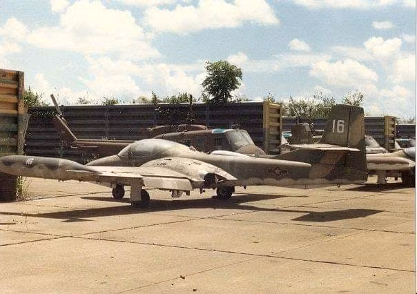 Máy bay cường kích A-37 "vang bóng một thời" từng hoạt động cực kỳ tích cực trong Chiến tranh Việt Nam, sau được chúng ta thu làm chiến lợi phẩm, hoạt động tích cực ở biên giới Tây Nam. Nguồn ảnh: PTS.