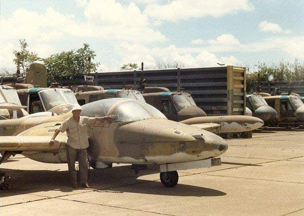 Vào thời kỳ này, Không quân Việt Nam cũng nhận được nhiều lời mời mua máy bay từ nước ngoài, tuy nhiên do kinh tế khó khăn, chúng ta quyết định chưa nâng cấp lực lượng không quân ngay vào giai đoạn này. Nguồn ảnh: PTS.