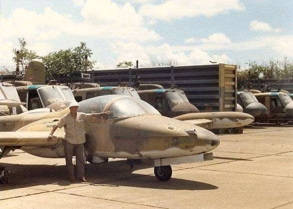 Vào thời kỳ này, Không quân Việt Nam cũng nhận được nhiều lời mời mua máy bay từ nước ngoài, tuy nhiên do kinh tế khó khăn, chúng ta quyết định chưa nâng cấp lực lượng không quân ngay vào giai đoạn này. Nguồn ảnh: PTS.