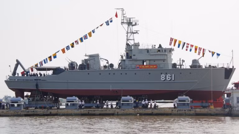 Hải quân Việt Nam vừa tự đại tu thành công tàu phá thuỷ lôi lớp Sonya do Liên Xô chế tạo và chuyển giao cho chúng ta trong quá khứ. Nguồn ảnh: Nhà máy X51.