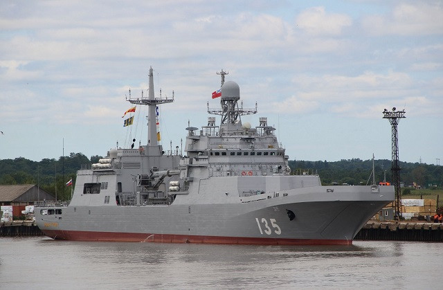 Tàu Ivan Gren có nhiệm vụ chính là vận tải, nó mang theo được tối đa 13 xe tăng chủ lực cùng 40 xe thiết giáp chở quân hoặc xe chiến đấu bộ binh cùng 300 lính với đầy đủ trang thiết bị vũ khí. Nguồn ảnh: Livejournal.