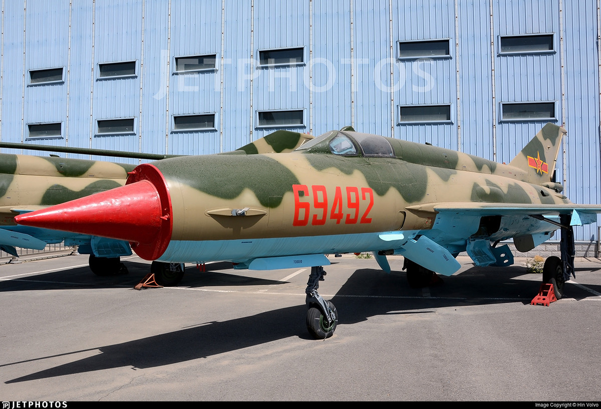 Trong thập niên 60 của thế kỷ trước, Liên Xô đã đồng ý chuyển giao công nghệ sản xuất MiG-21 cho phía Bắc Kinh. Tuy nhiên căng thẳng ngoại giao và các xung đột biên giới giữa hai nước sau đó đã khiến dự án này bị bỏ ngỏ. Nguồn ảnh: Jetphoto.