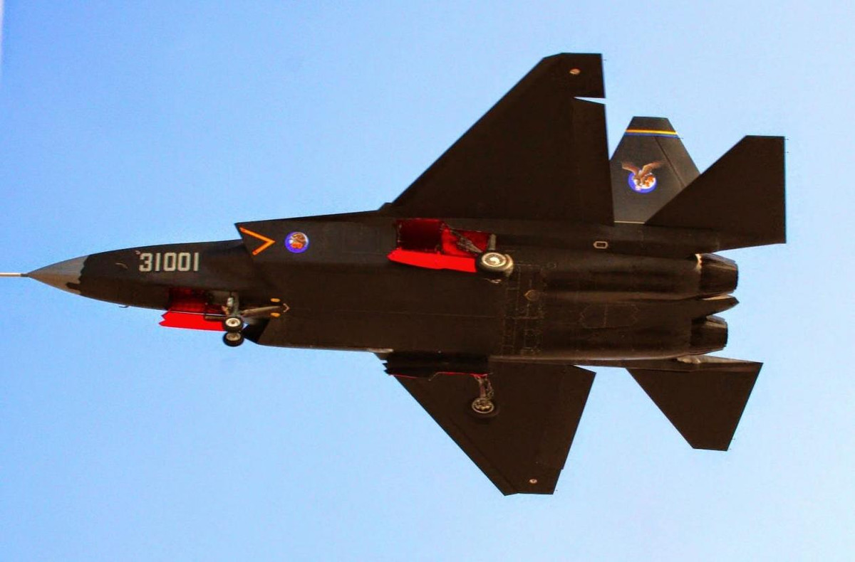 Do quy mô của dự án F-35 là quá lớn, tình báo công nghiệp của Trung Quốc có thể can thiệp, tiếp cận vào nhiều công đoạn thiết kế, hoàn thiện chiến đấu cơ này. Nguồn ảnh: Pinterest.