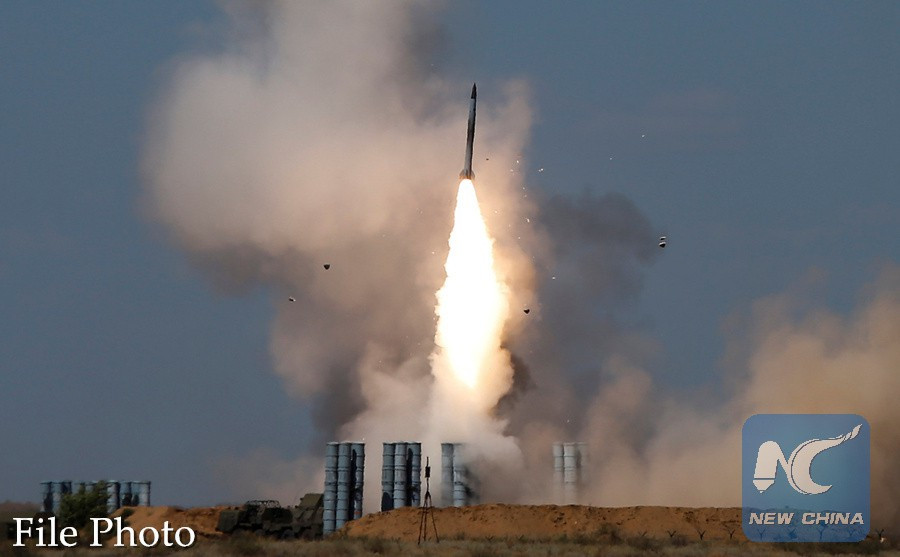 Hệ thống tên lửa phòng không S-300PMU-2 này được cho là cung cấp "sự bảo vệ không thể xuyên thủng" cho không phận Syria, nhưng đã bị chế giễu nặng nề trên truyền thông Trung Quốc.