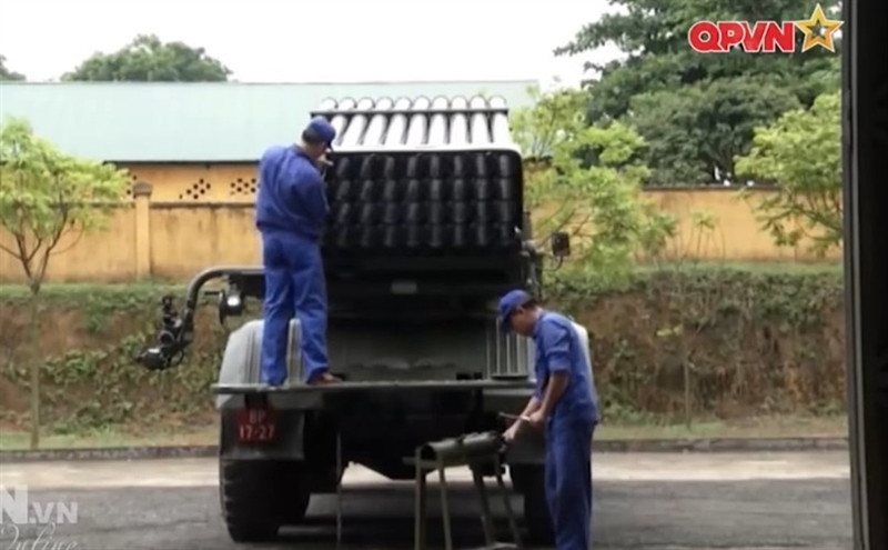 BM-21 Grad là hệ thống pháo phản lực phóng loạt mạnh nhất hiện nay của lực lượng pháo binh Việt Nam khi có khả năng trút 40 viên đạn rocket cỡ 122 mm xuống đầu đối phương chỉ trong vòng 20 giây. Nguồn ảnh: QPVN.