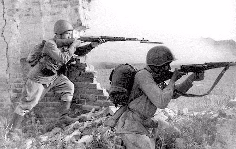 SVT-40 có tên đầy đủ là Tokarev SVT-40 - viết tắt của Súng trường bán tự động Tokarev. Khẩu súng này được thiêt skees bởi Fedor Tokarev và Sergei Gavrilovich Simonov. Nguồn ảnh: Warhistory.