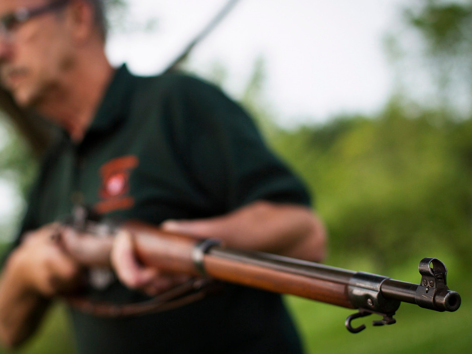 Ngay trong Chiến tranh Thế giới thứ nhất, binh lính Canada đã dần chuyển sang sử dụng những khẩu súng khác của đồng minh và gần như toàn bộ lính Canada ngoài mặt trận đã không sử dụng Ross nữa mà chuyển sang sử dụng khẩu M1903 do Mỹ sản xuất. Nguồn ảnh: Ross.