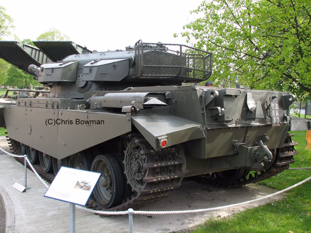 Phần đuôi của Centurion Mark V - nơi được bọc thép "mỏng" nhất với kích thước bọc thép là 51 mm. Nguồn ảnh: Chris.